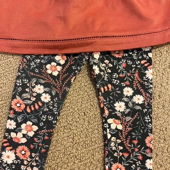 Baby girl outfit size 6-9 months - Picture 5 of 7